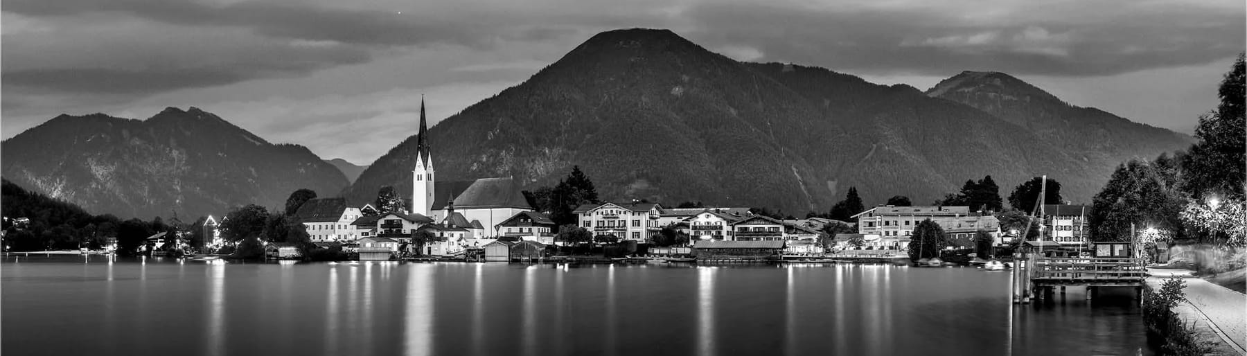 Der Tegernsee in der Dämmerung
